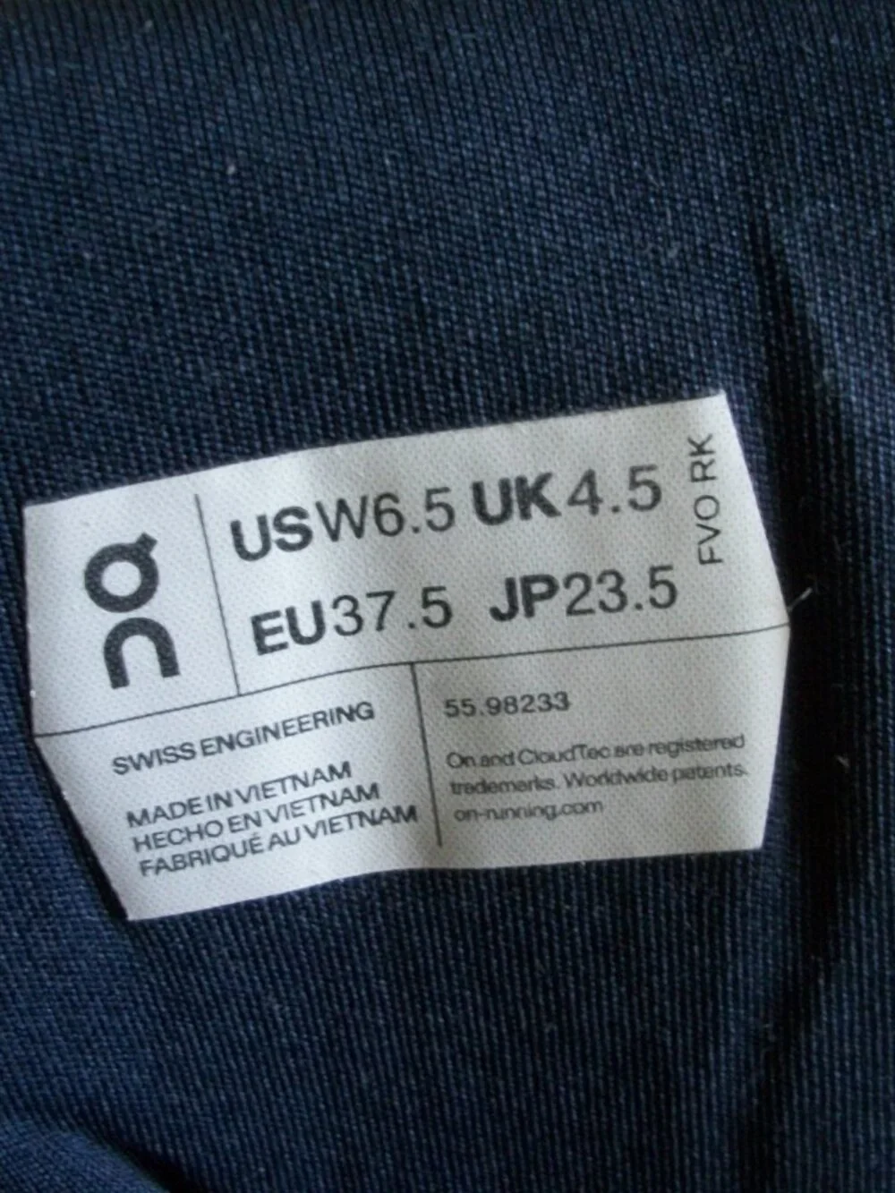 On Running Women's Cloudgo Sneakers Size 6.5